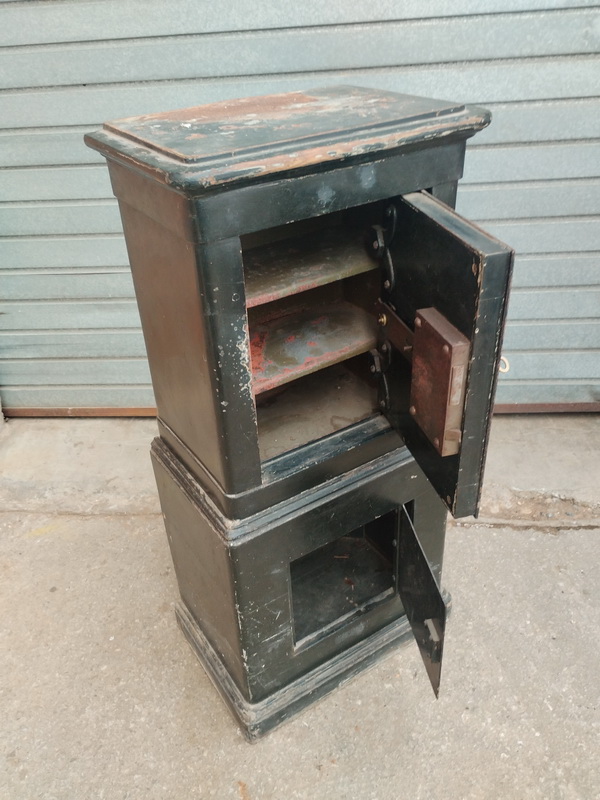 caja fuerte madera metal llave_clave 41-109x50x33 1u